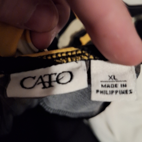 Cato XL women's layered top - Picture 2 of 3